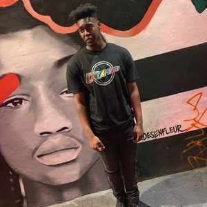 Meet your Posher, Devin